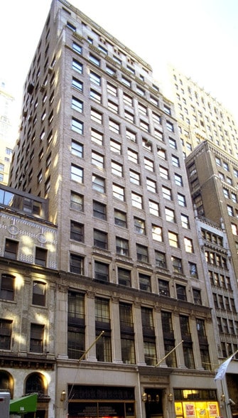 12 E 41st St, New York, NY for lease - Building Photo - Image 2 of 9