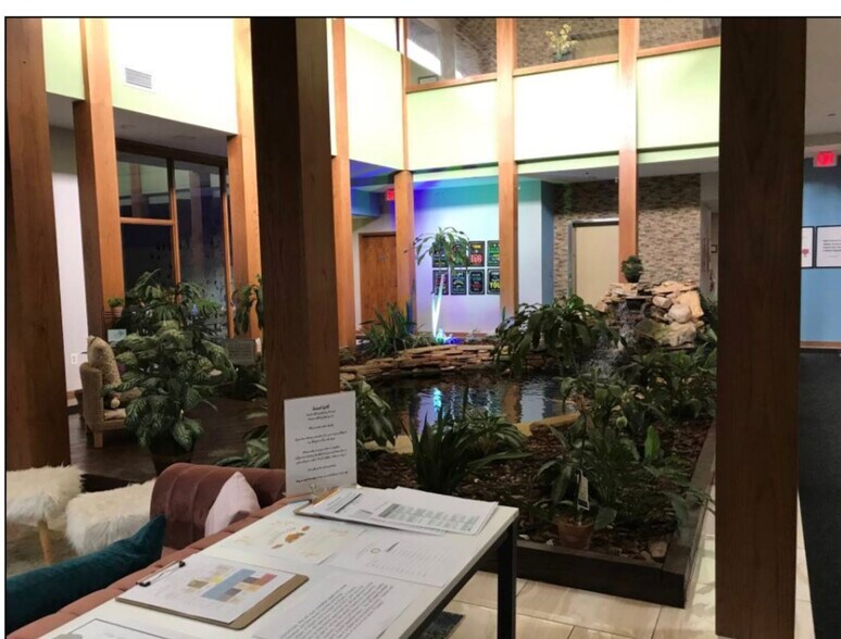 2120 Range Rd, Clearwater, FL for lease - Interior Photo - Image 3 of 7