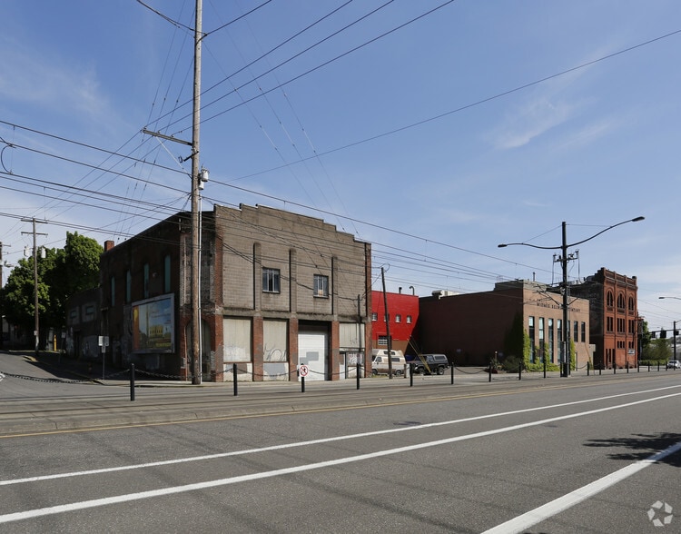 2648 N Interstate Ave, Portland, OR for sale - Building Photo - Image 2 of 4