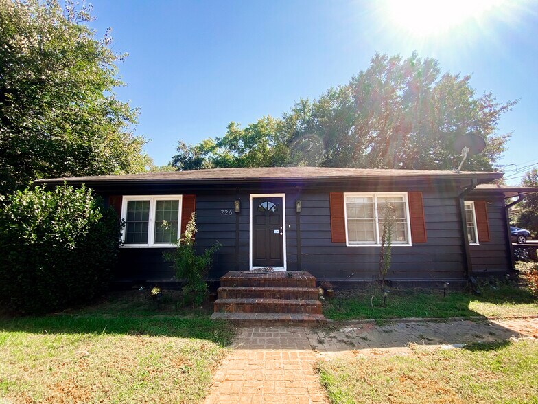 726 Windy Hill Rd, Smyrna, GA à louer - Photo principale - Image 1 de 25