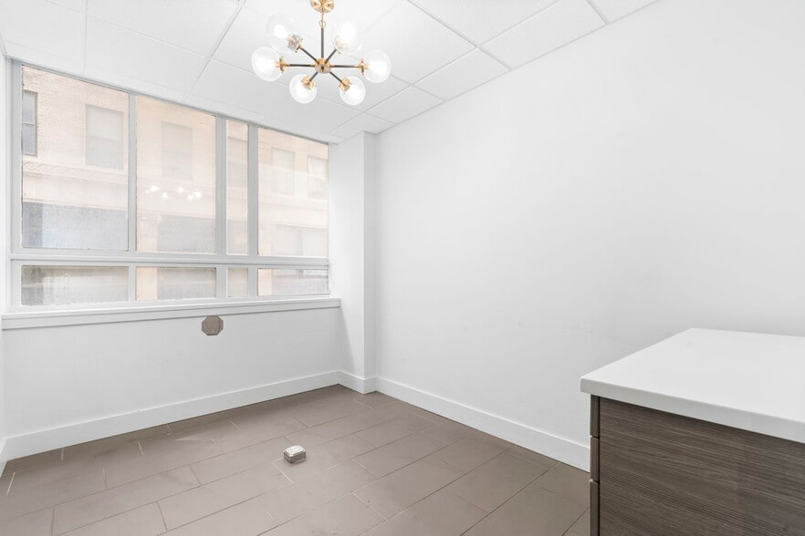 1528 Walnut St, Philadelphia, PA à louer - Photo du bâtiment - Image 3 de 14