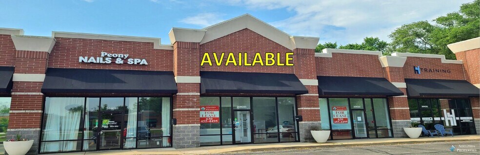 26W285 Geneva Rd, Wheaton, IL à louer - Photo du bâtiment - Image 2 de 17