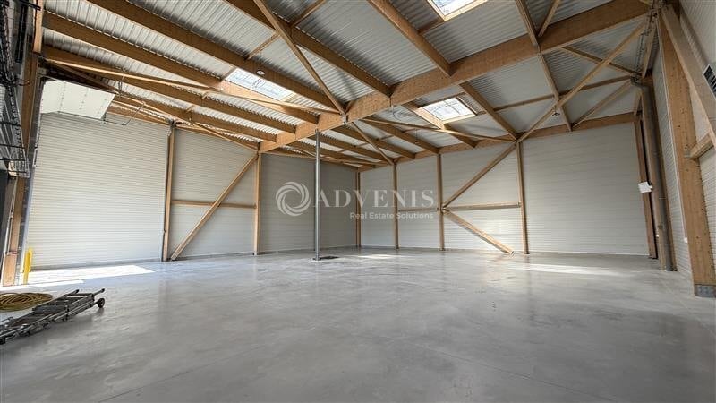 Flex in Courtry for lease - Interior Photo - Image 2 of 9