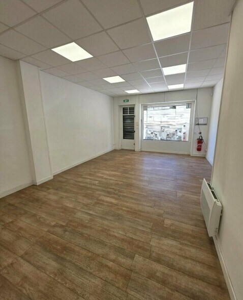 Retail in Nice for sale - Interior Photo - Image 2 of 4