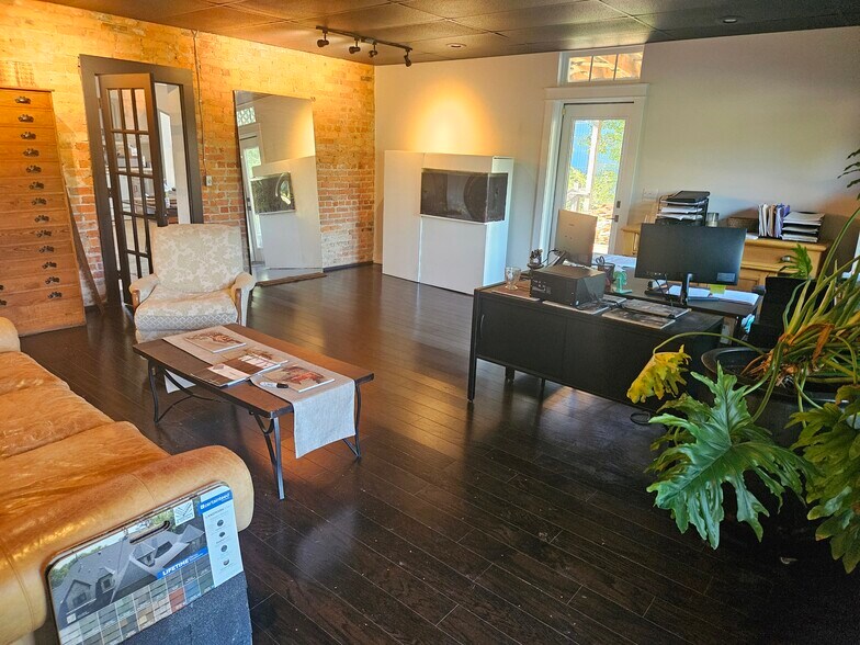 5520 Old Haywood Rd, Mills River, NC à louer - Photo du bâtiment - Image 3 de 3