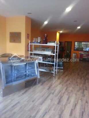 Retail in Cáceres for sale - Building Photo - Image 2 of 13