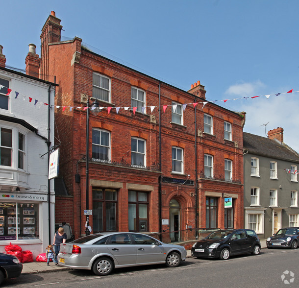 67 High St, Milton Keynes for lease - Primary Photo - Image 1 of 5