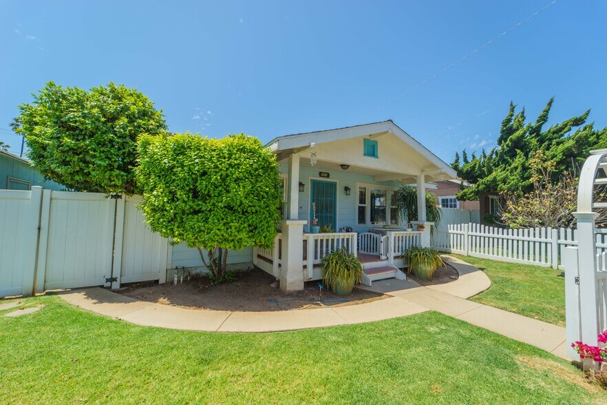 321 S Freeman St, Oceanside, CA à vendre - Photo du bâtiment - Image 1 de 1