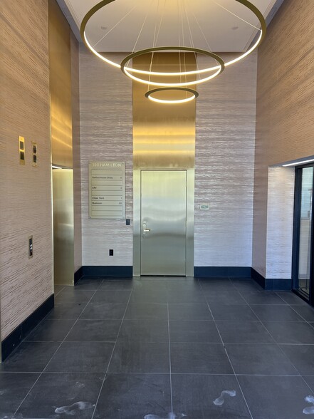 300 Hamilton Ave, Palo Alto, CA for lease - Lobby - Image 3 of 7