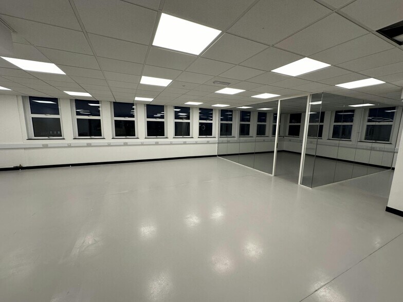44 North Rd, Brighton for lease - Building Photo - Image 3 of 17