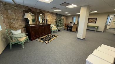 430 Park Ave, Highland Park, IL à louer Photo intérieure- Image 2 de 9