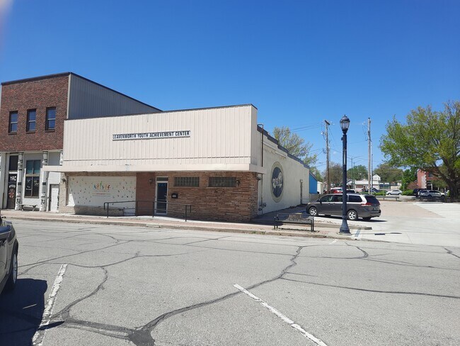 Plus de détails pour 312 Delaware Street, Leavenworth, KS - Commerce de détail à vendre