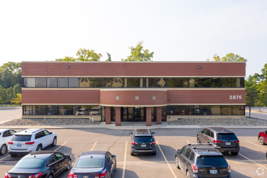 2875 Eyde Pky, East Lansing, MI à louer - Photo du bâtiment - Image 2 de 10