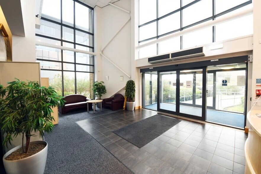 Discovery House, Eliot Business Park, Nuneaton à louer - Photo du bâtiment - Image 1 de 17