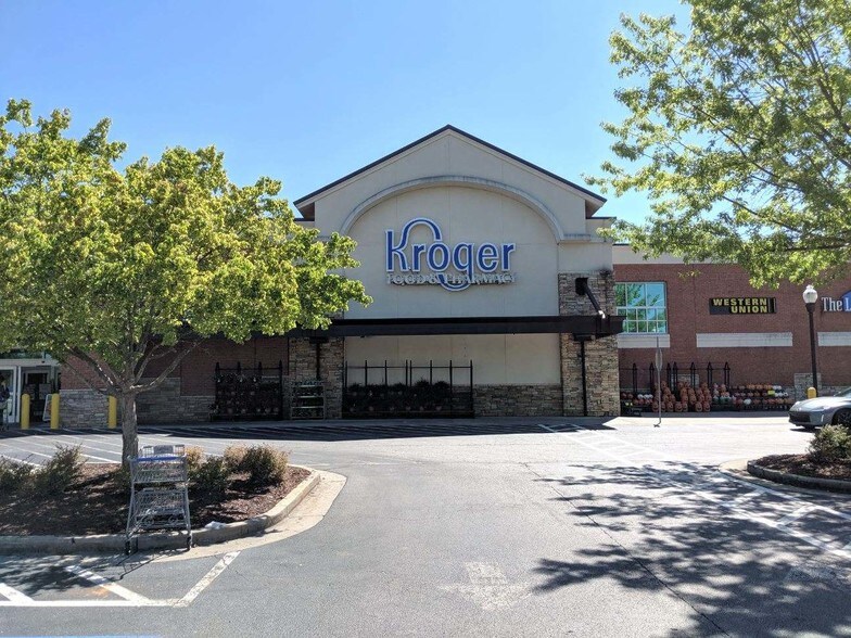 1741-1751 Newnan Crossing Blvd, Newnan, GA à louer - Photo du bâtiment - Image 2 de 7