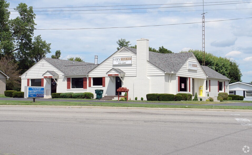 2000 W Riggin Rd, Muncie, IN à louer - Photo du bâtiment - Image 2 de 8