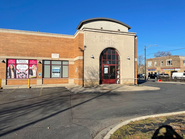 Plus de détails pour 4000 W Roosevelt Rd, Chicago, IL - Commerce de détail à louer
