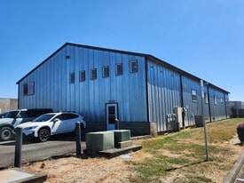 2340 Industrial Way, Hubbard OR - Entrepôt