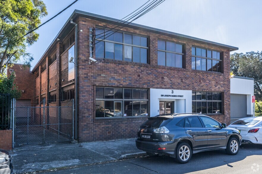 3 Sir Joseph Banks St, Botany à louer - Photo du bâtiment - Image 2 de 4