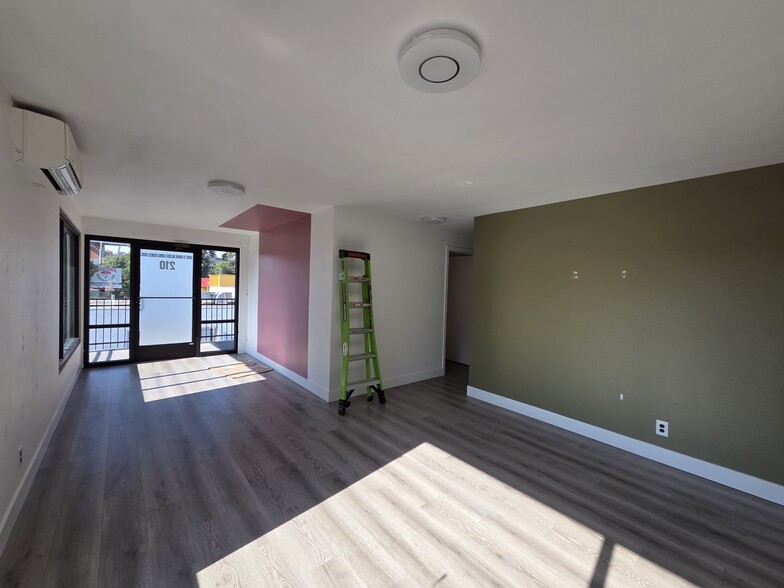 651 High St, Salem, OR for lease - Building Photo - Image 3 of 5