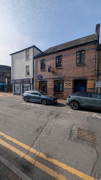 15-16 Old Market St, Neath à louer - Photo du bâtiment - Image 2 de 2