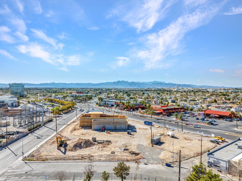 2440 N Las Vegas Blvd, North Las Vegas, NV à louer - Aérien - Image 3 de 10