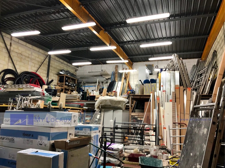 Flex in Bobigny for lease - Interior Photo - Image 3 of 6