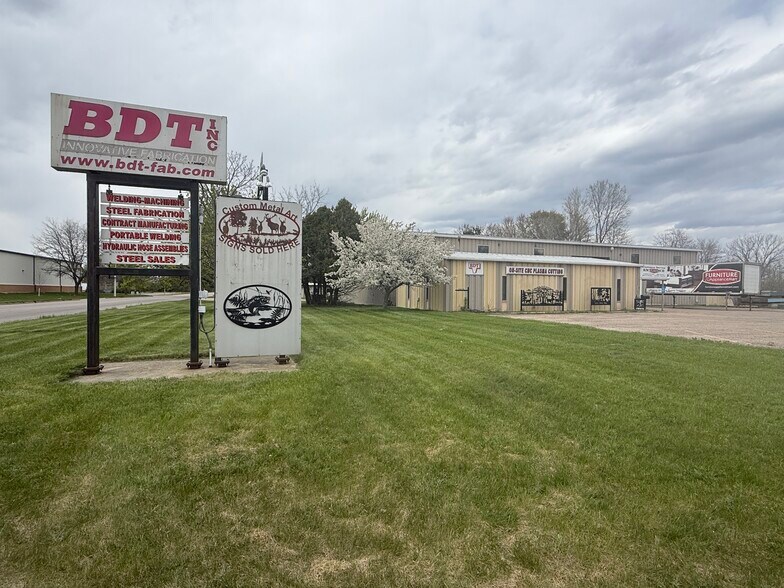 600 25th Ave N, Wisconsin Rapids, WI à vendre - Photo du bâtiment - Image 3 de 54