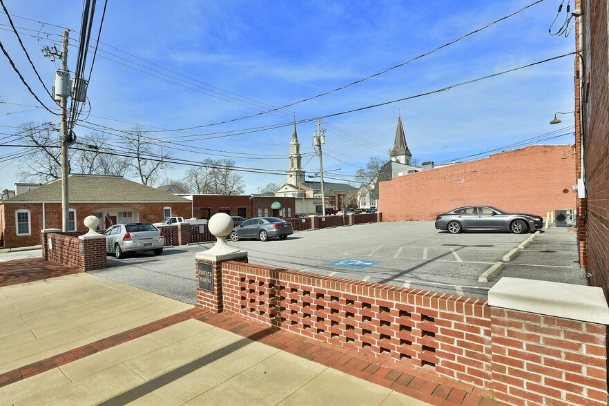 9 W Broad St, Newnan, GA à louer - Photo du bâtiment - Image 2 de 16