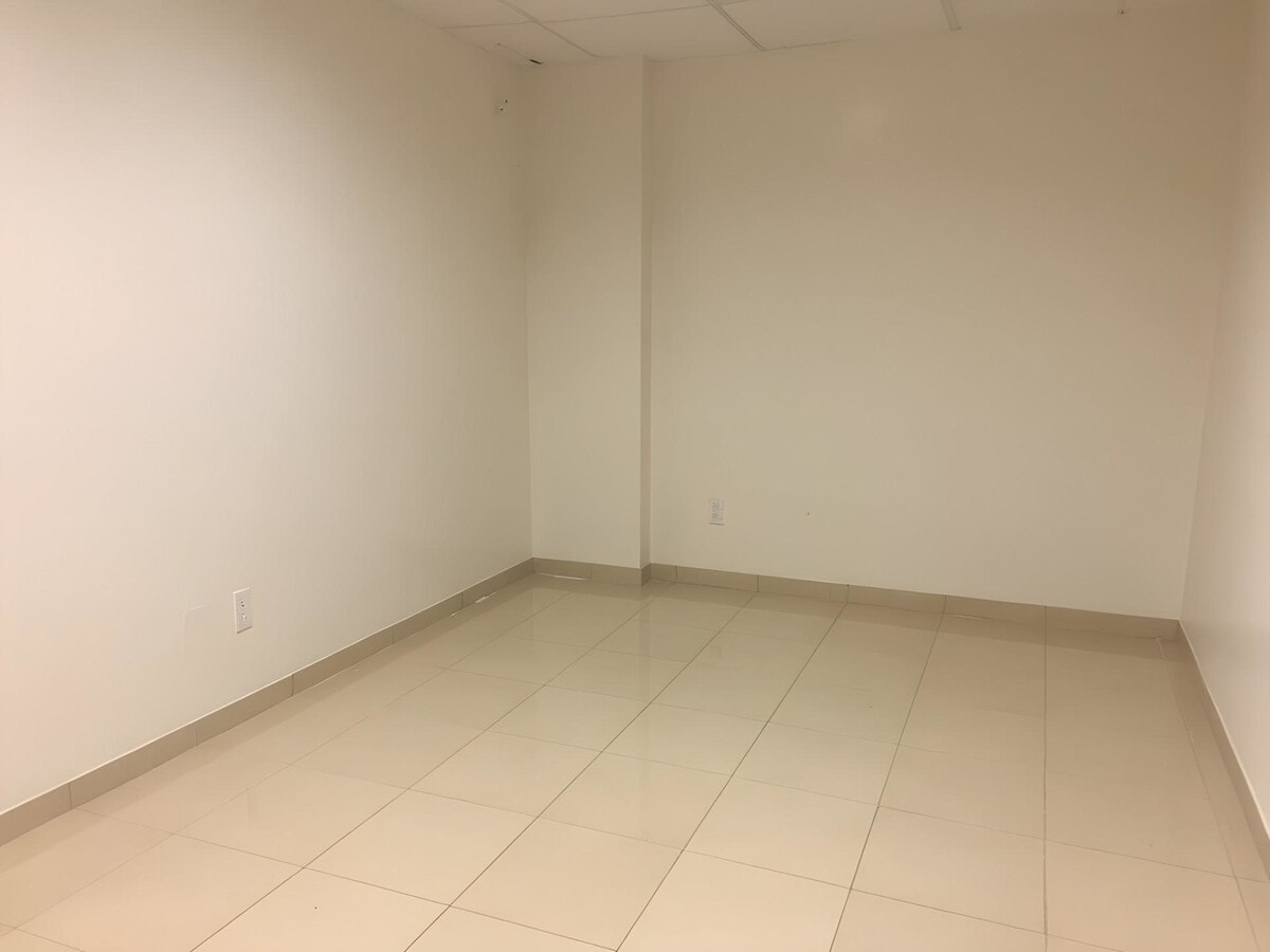 Barcelona, BAR 08014 - Unit 1 -  - Interior Photo - Image 1 of 4