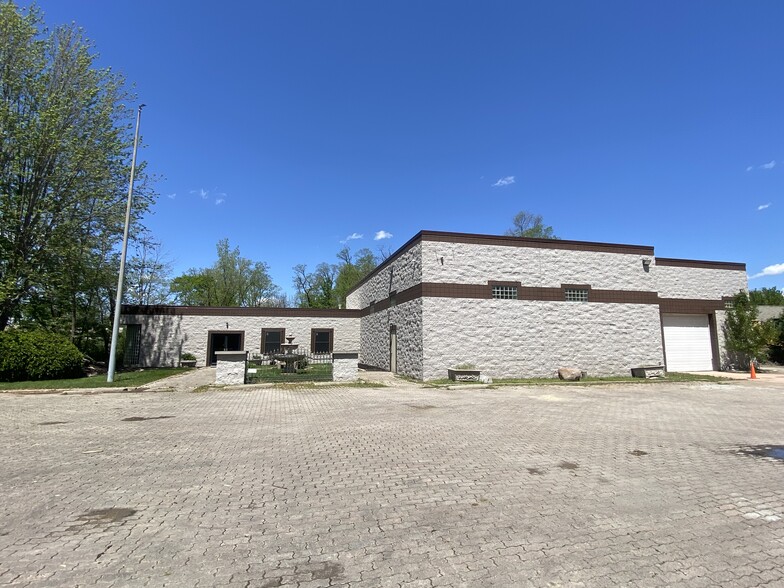 7724 Loma Ct, Fishers, IN for lease - Building Photo - Image 1 of 7