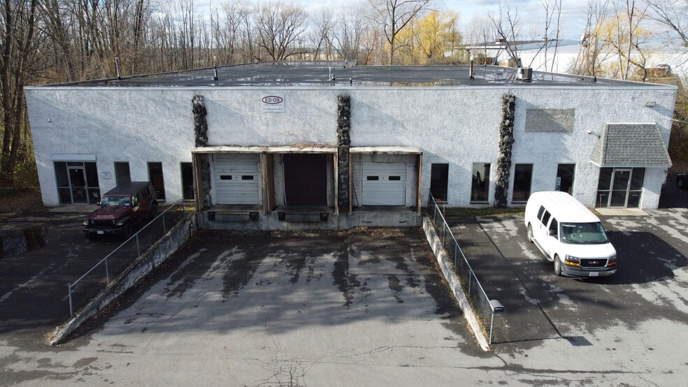 6741 Old Collamer Rd, East Syracuse, NY à louer - Photo du bâtiment - Image 3 de 21