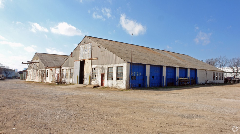 2550 NE 28th St, Fort Worth, TX for lease - Building Photo - Image 3 of 4