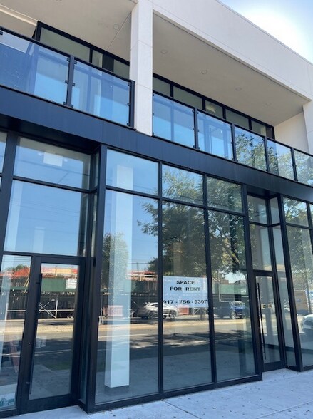 18610 Union Tpke, Fresh Meadows, NY à louer - Photo du bâtiment - Image 3 de 10