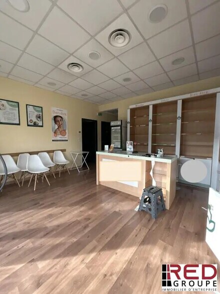 Avenue Du Club Hippique, Aix-en-Provence à louer - Photo du bâtiment - Image 2 de 7