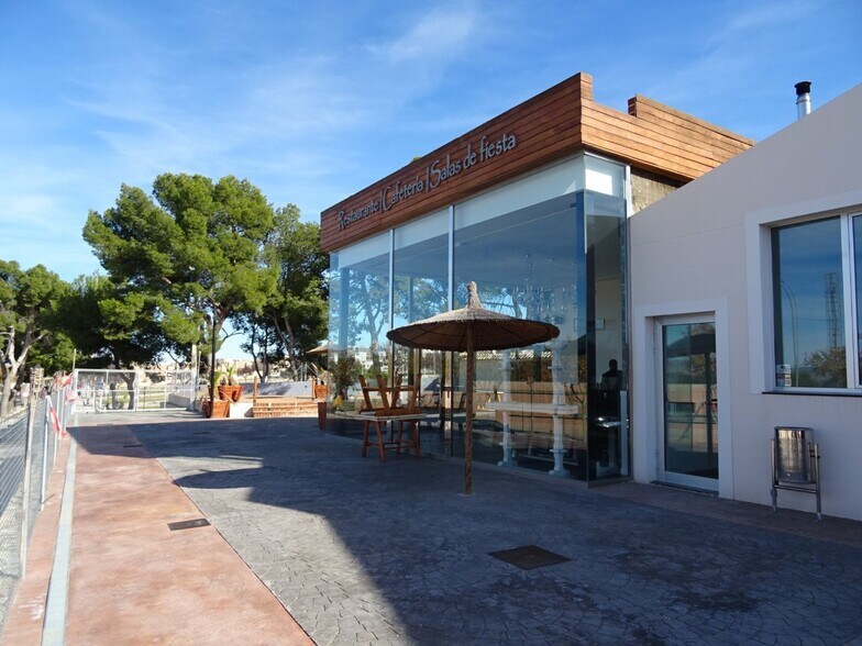 Commerce de détail dans Aspe, Alicante à vendre - Photo du bâtiment - Image 2 de 46