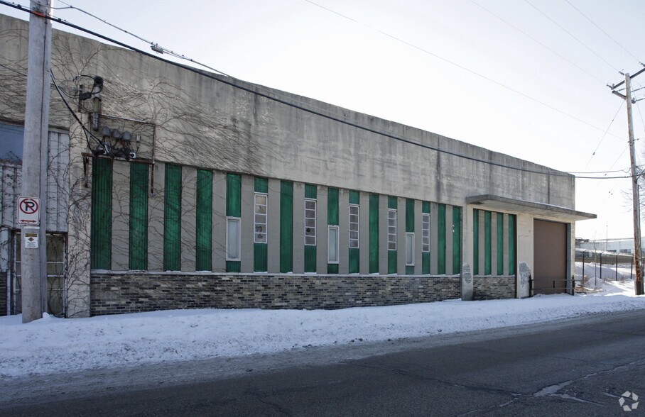 3851 N Hubbard St, Milwaukee, WI à louer - Photo du bâtiment - Image 3 de 4