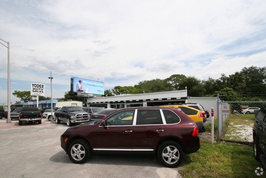 1860 N Washington Blvd, Sarasota, FL for sale - Building Photo - Image 2 of 6