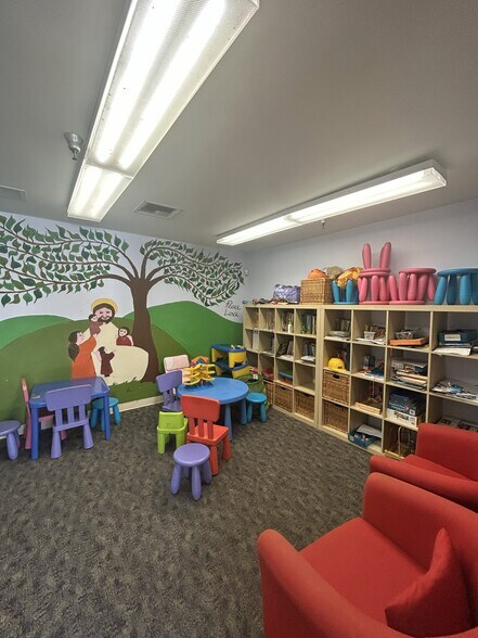 556 W Glenoaks Blvd, Glendale, CA à louer - Photo du bâtiment - Image 3 de 5