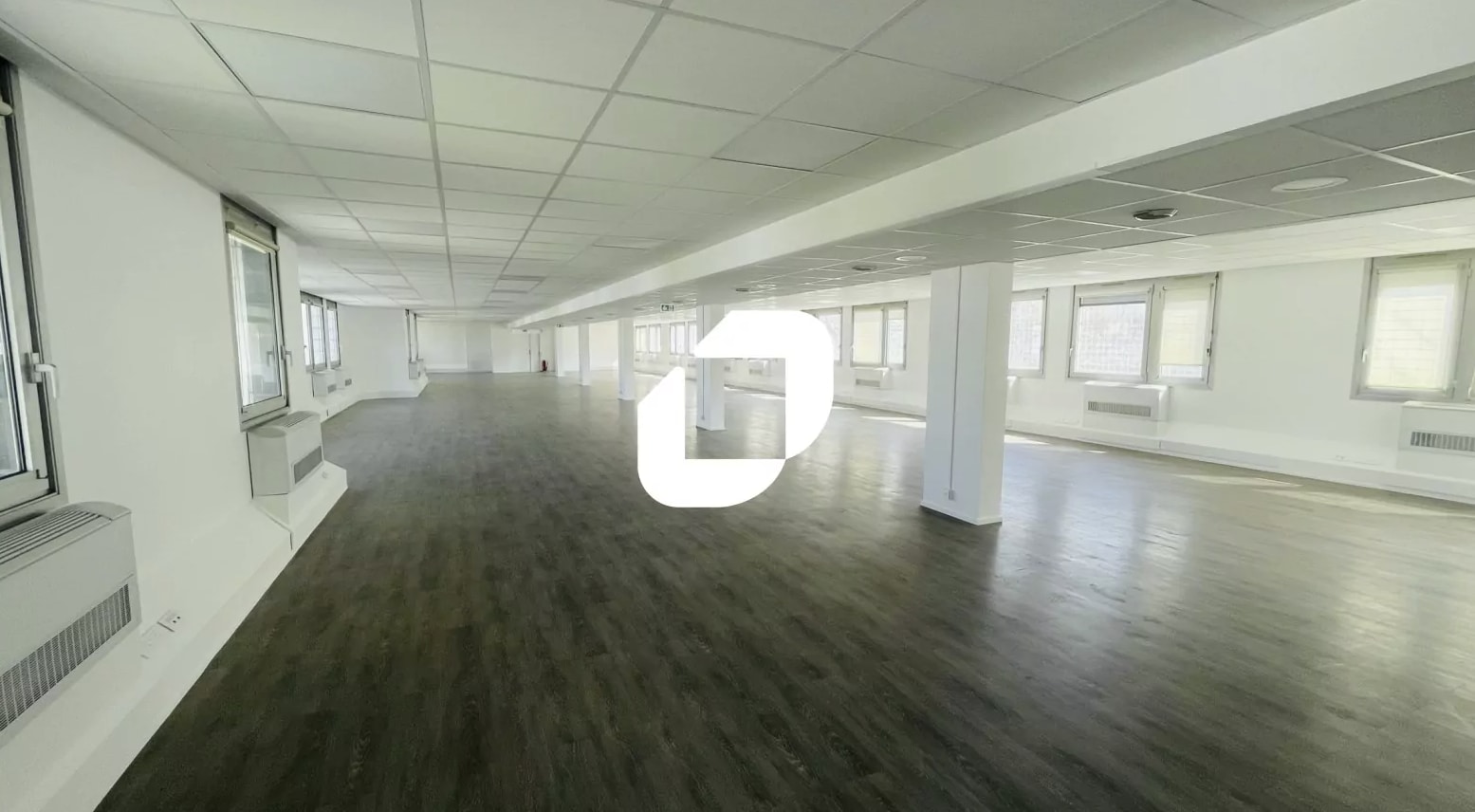 Office in Évry-Courcouronnes for lease Interior Photo- Image 1 of 6