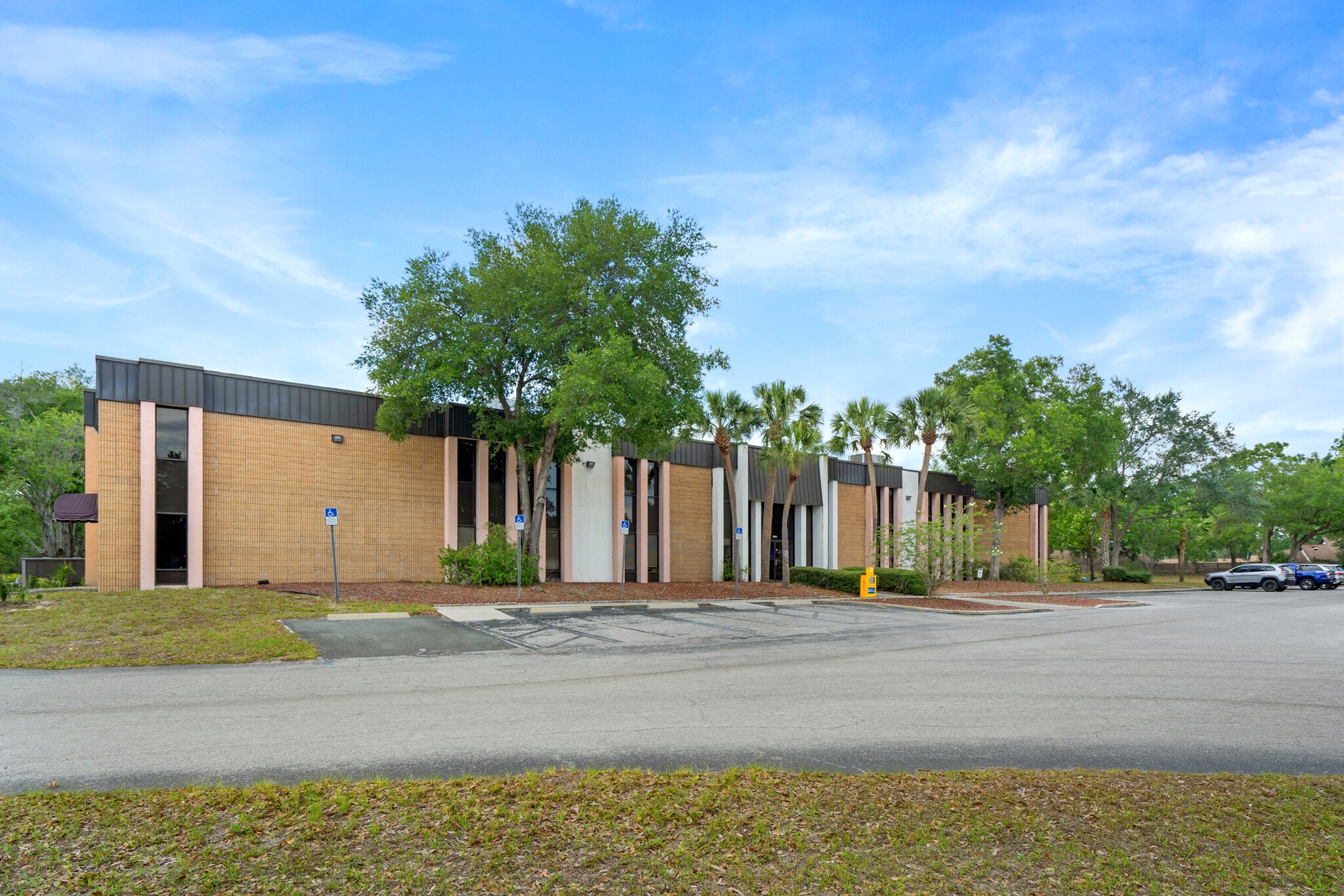 1624 N Meadowcrest Blvd, Crystal River, FL for lease Building Photo- Image 1 of 38