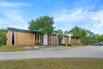 1624 N Meadowcrest Blvd, Crystal River, FL for lease Building Photo- Image 1 of 38