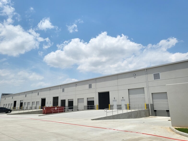 4157 Clay Commerce Dr, Katy, TX for lease - Building Photo - Image 2 of 6