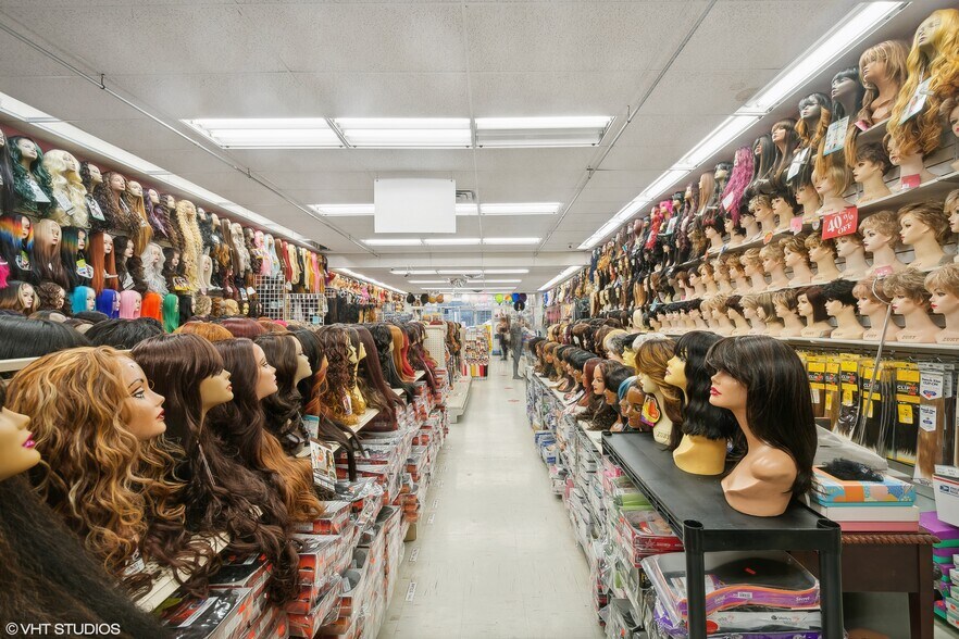 1254 N Milwaukee Ave, Chicago, IL à vendre - Photo du bâtiment - Image 3 de 8