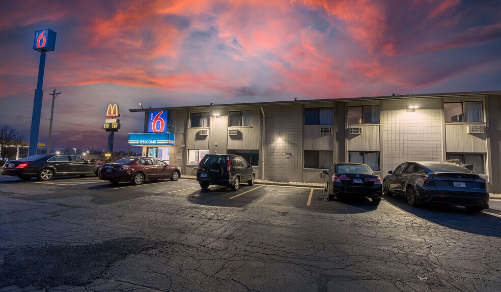 1600 N Main St, Normal, IL à vendre - Photo du bâtiment - Image 2 de 33