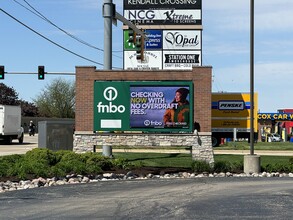 109 Veterans Pky, Yorkville, IL for lease Building Photo- Image 2 of 26