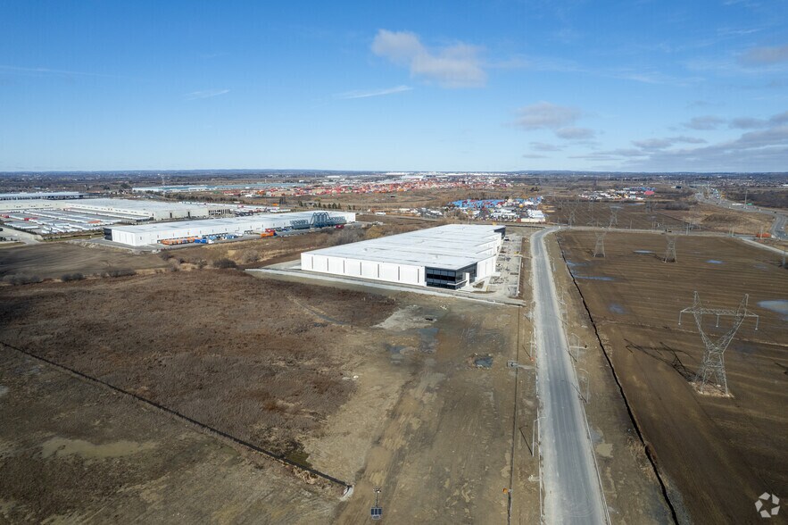 9151 Huntington Rd, Vaughan, ON à louer - Aérien - Image 2 de 3