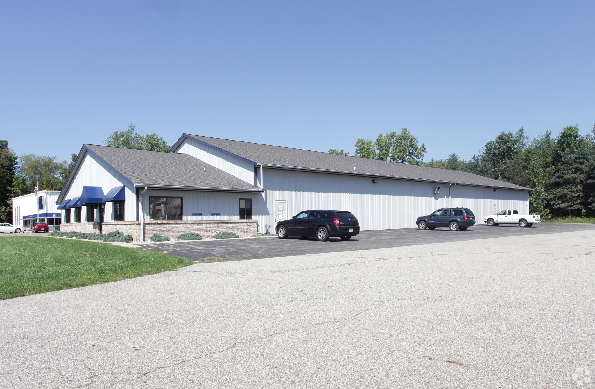 138 Ampey St, Paw Paw, MI for lease Primary Photo- Image 1 of 3