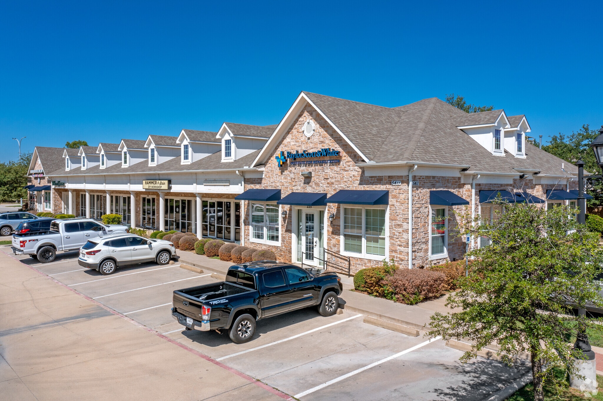 5411 Basswood Blvd, Fort Worth, TX à louer Photo du bâtiment- Image 1 de 14