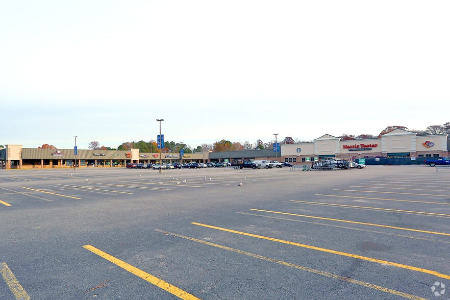 2100-2158 First Colonial Rd, Virginia Beach, VA for lease - Building Photo - Image 3 of 14